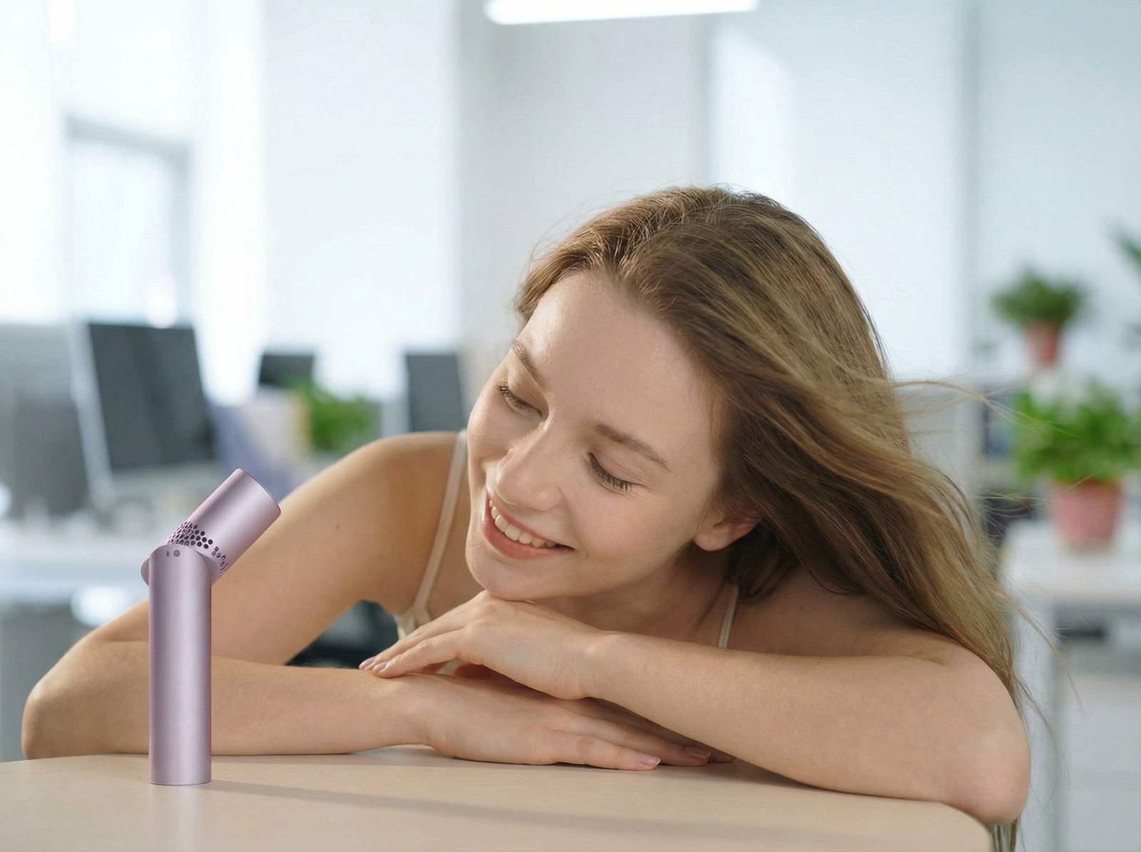 Using the mini fan in the office